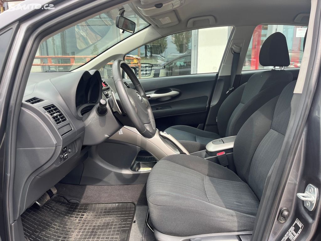 Toyota Auris, fotka 8