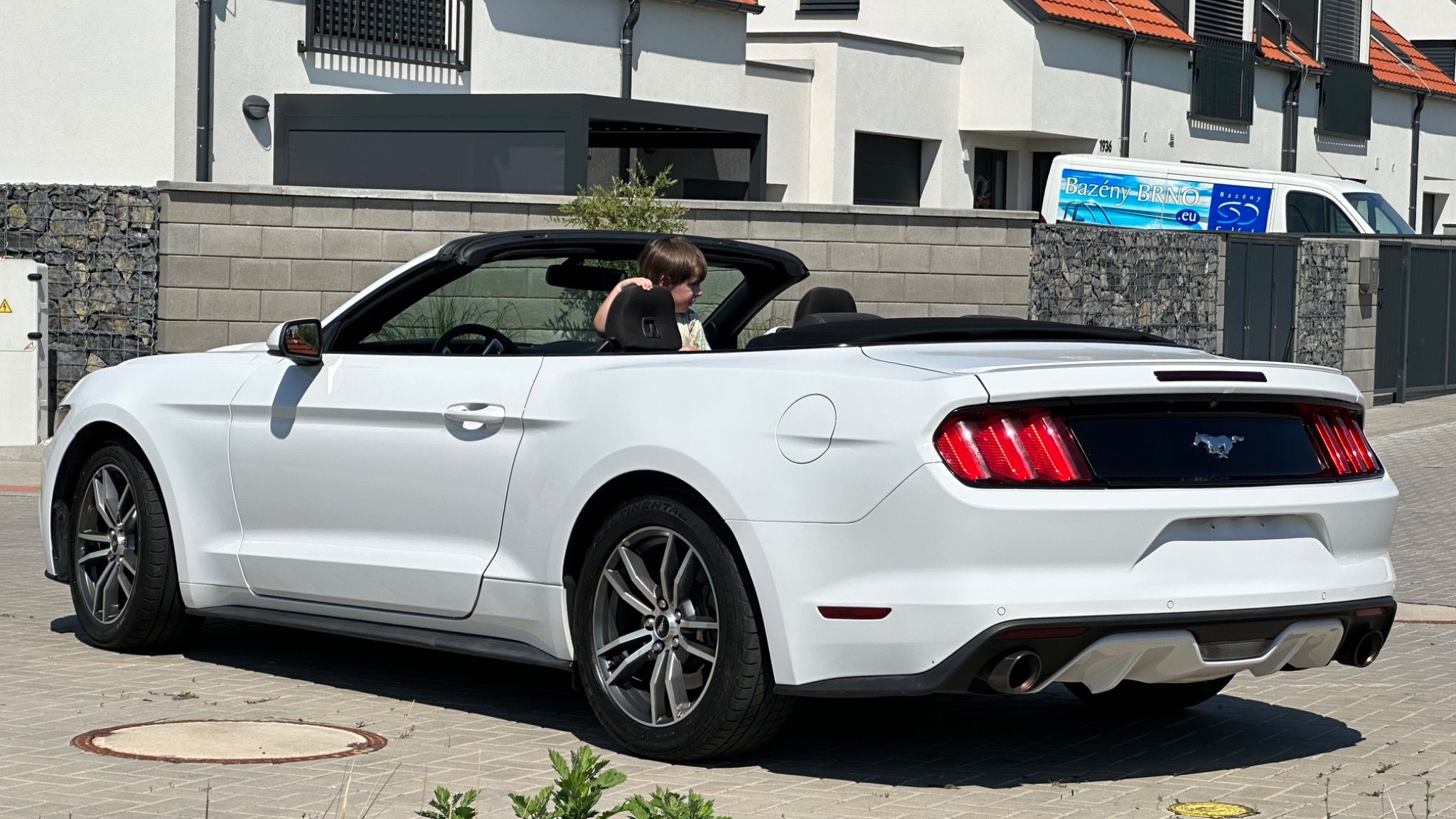 Ford Mustang, 3.7L Convertible - fotka 5