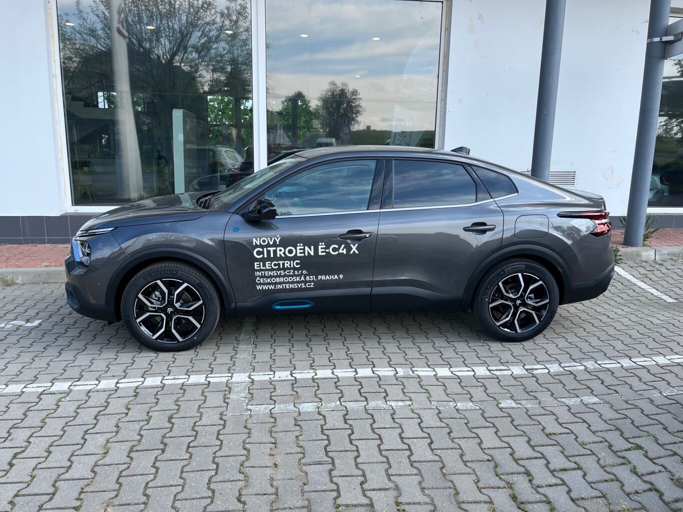 Citroën ë-C4 X, C4 X Elektromotor 100kW/136k S - fotka 2