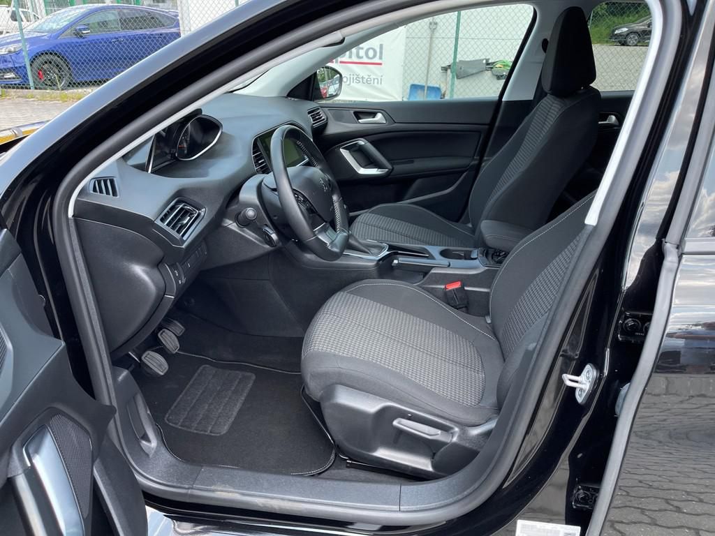 Peugeot 308, 1.5 HDI 75 kW navigace - fotka 6