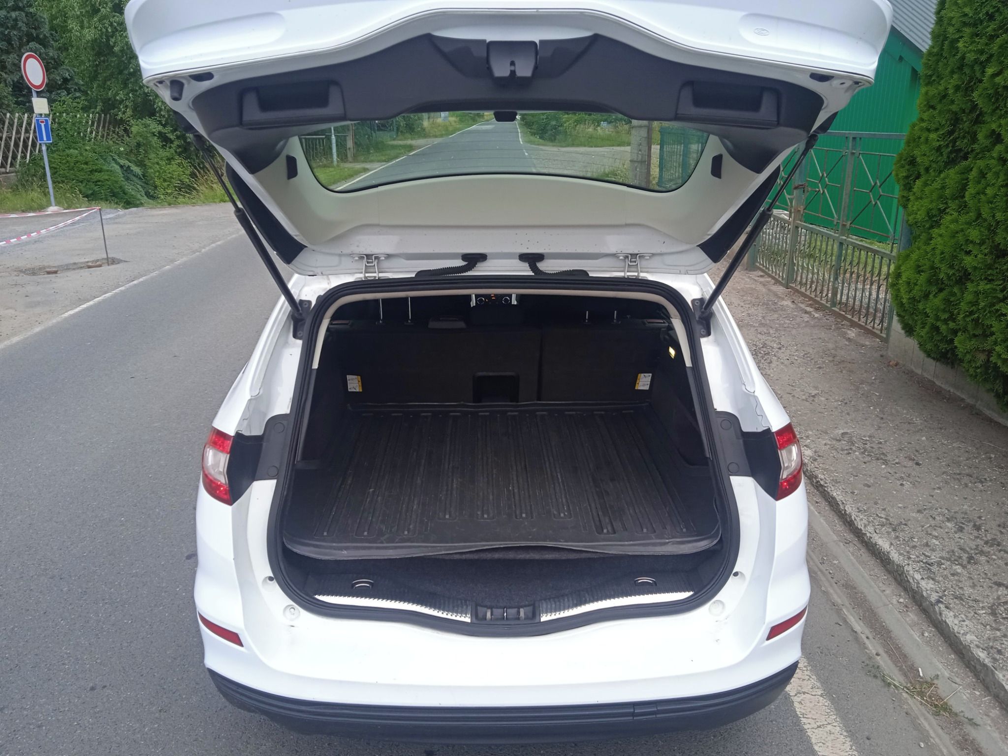 Ford Mondeo, 1,5i+CNG 118kwECOBOOST,AT,ALU - fotka 4