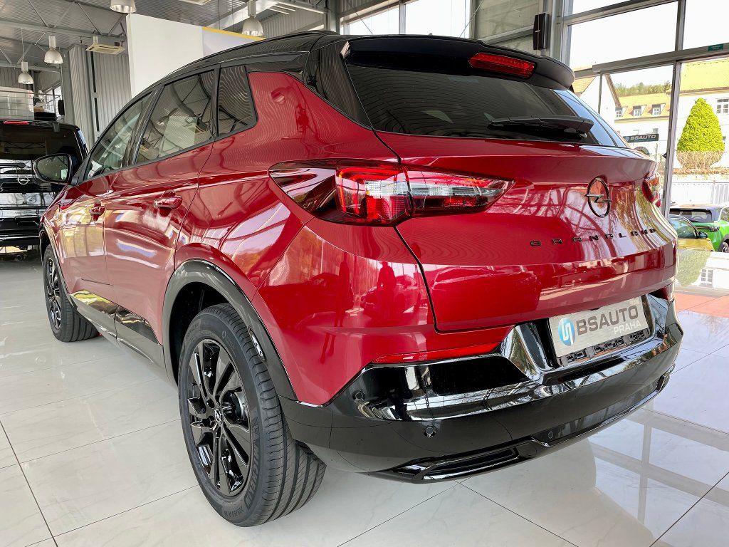 Opel Grandland, GS Line 1,2Turbo AT8 - fotka 3
