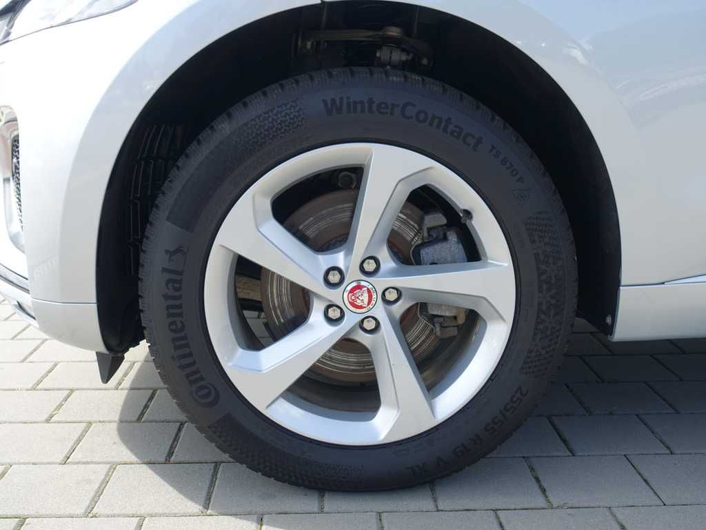 Jaguar F-Pace, 2,0 R-Dynamic S D200 4x4 - fotka 2