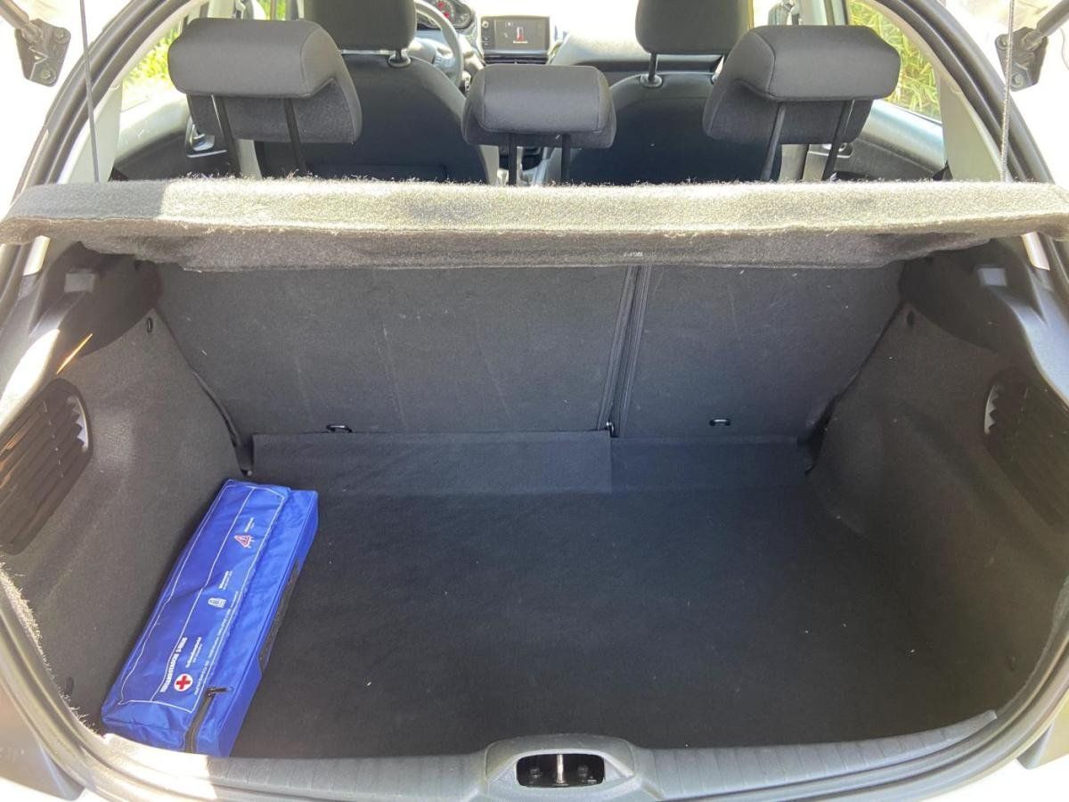 Peugeot 208, 1,2i 60kw - fotka 3