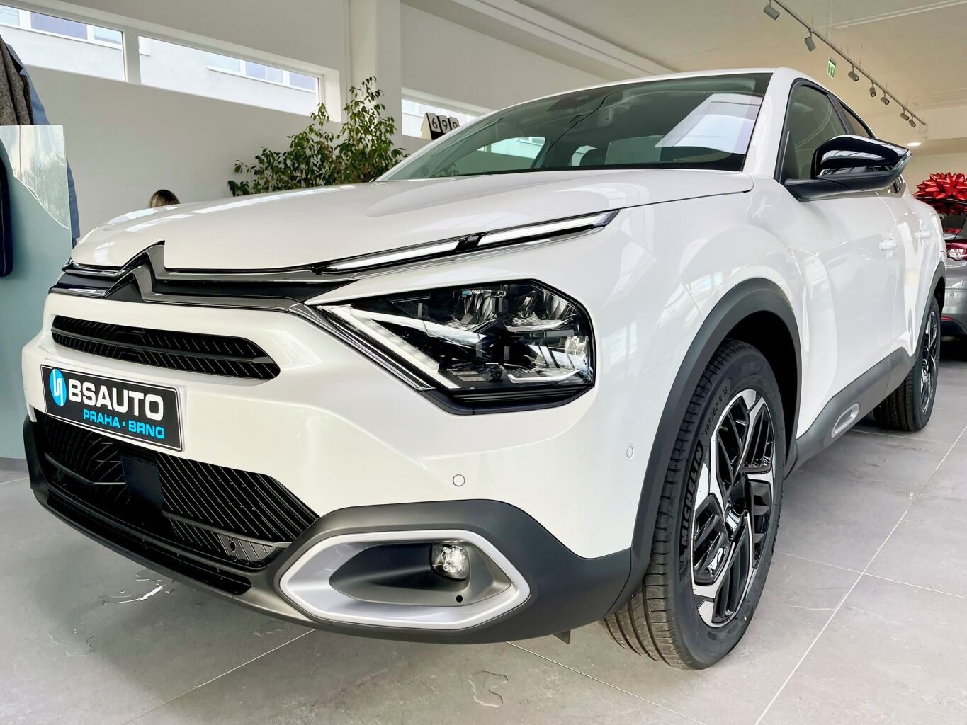 Citroën C4 X, 0678 Shine Pack 1,2Turbo AT8