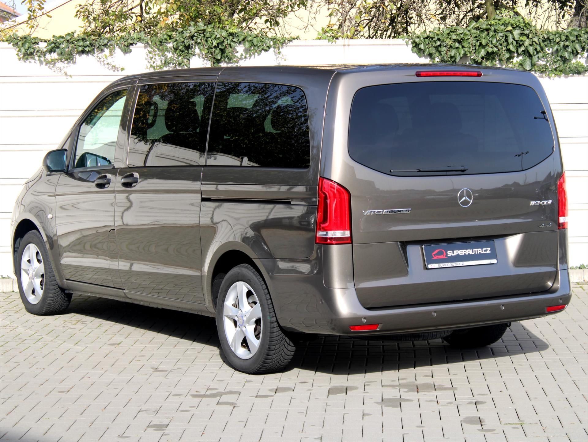 Mercedes-Benz Vito, 2,2 119CDi Tourer 4x4 Long ČR - fotka 4
