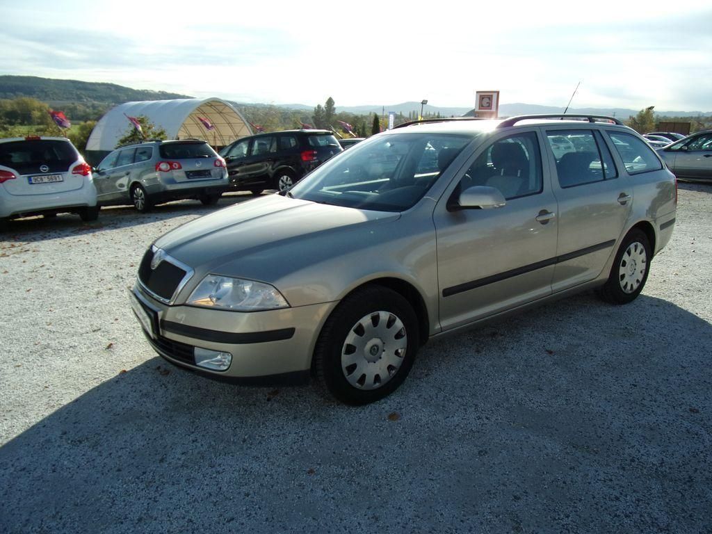 Škoda Octavia, 1.6 Ambiente Combi - fotka 4