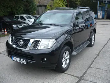 Nissan Pathfinder, 2.5 dCi 140 kW  7 míst