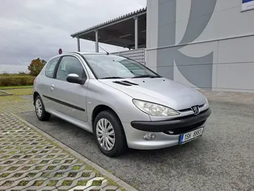 Peugeot 206, 1.1i ČR ZACHOVALÉ STK 10/2025