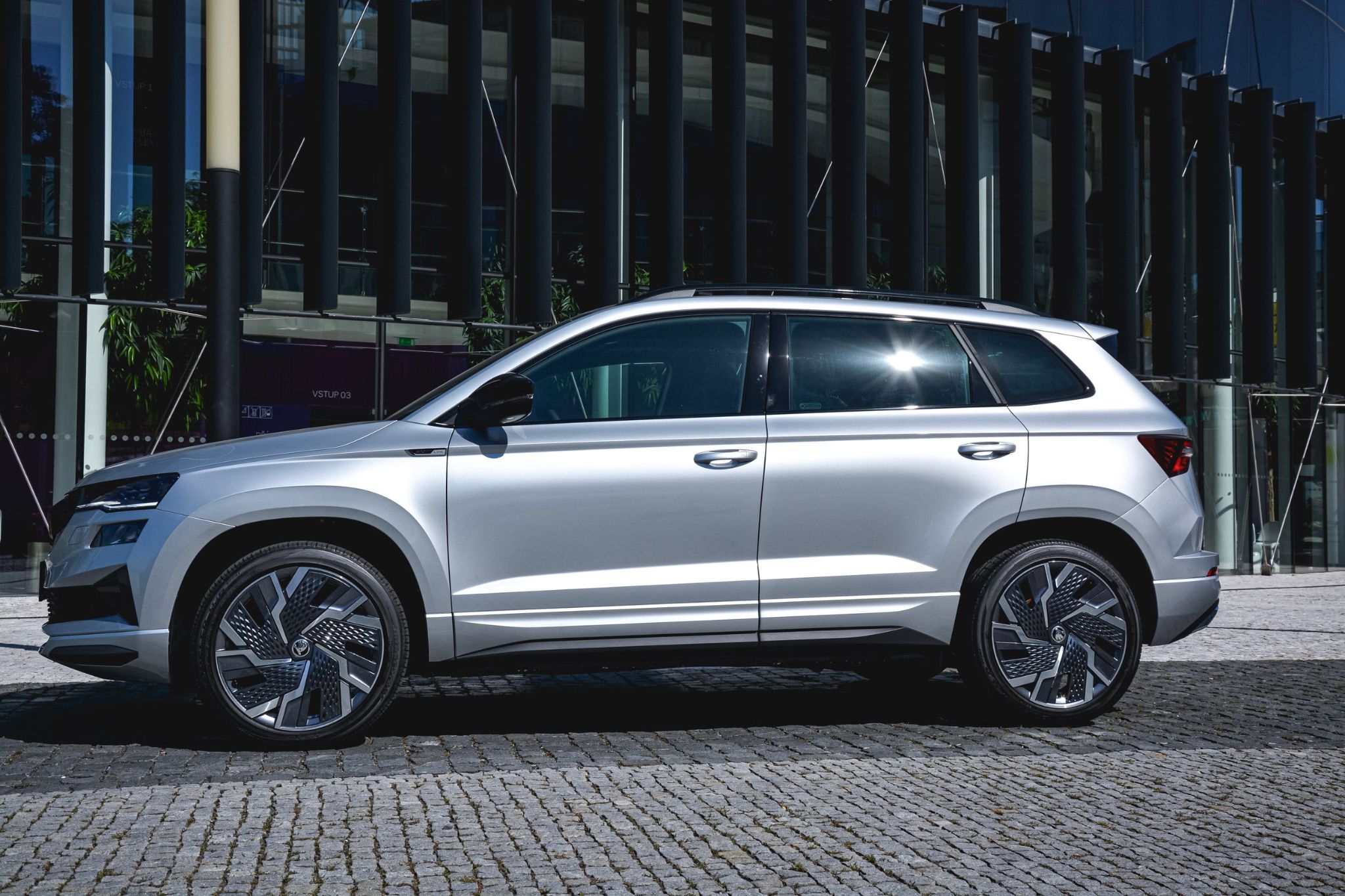 Škoda Karoq, 2,0Tdi Exclusive 7ST DSG 4x4 - fotka 2