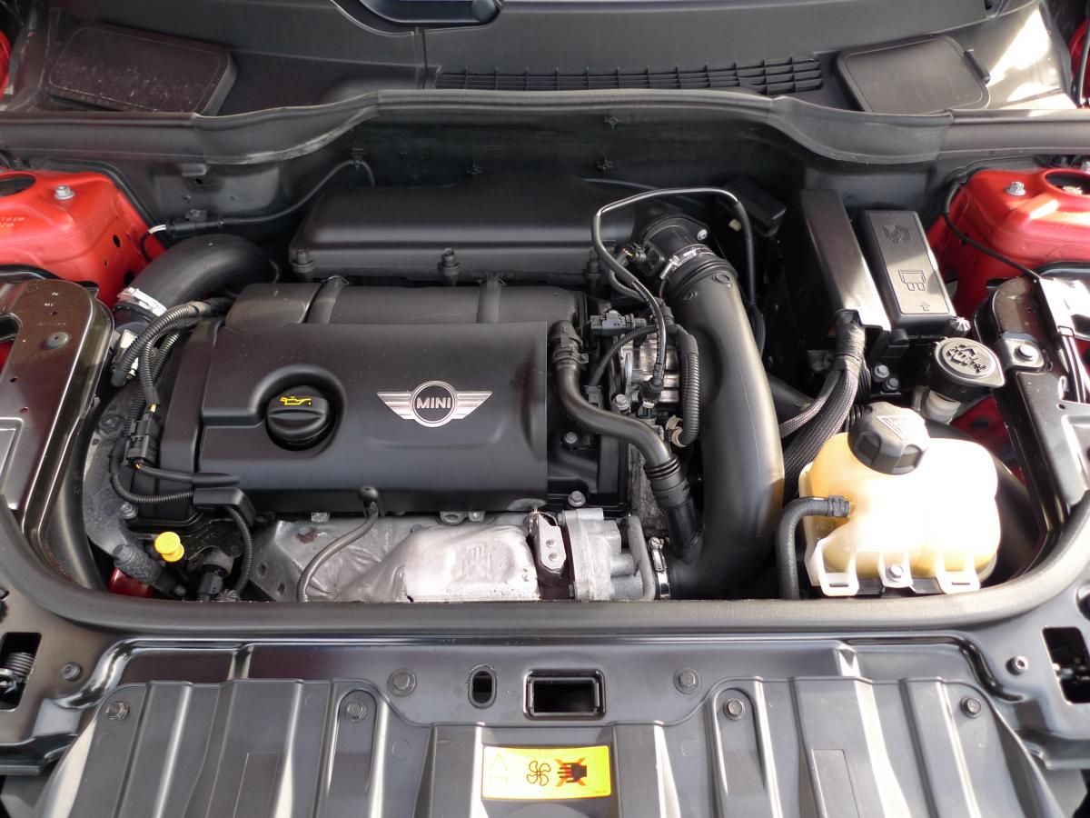 Mini Countryman, 1,6-S 135kW Turbo ALL4 Navi - fotka 4