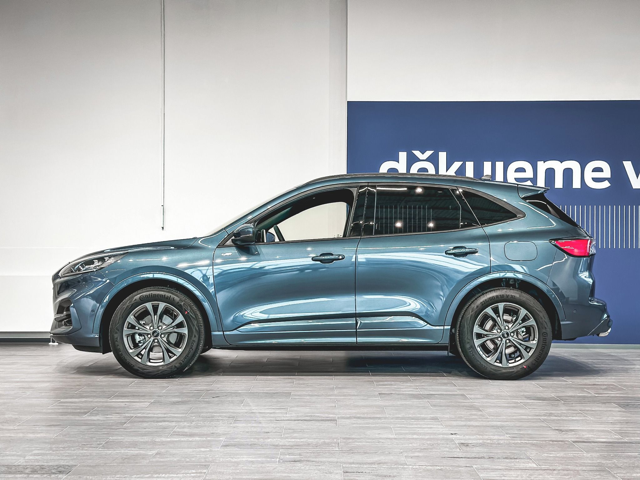 Ford Kuga, ST-LINE  2,5 Duratec Hybrid - fotka 3