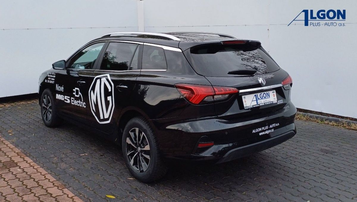 MG MG5, Excite 115kW 61,1 kWh 2WD - fotka 3