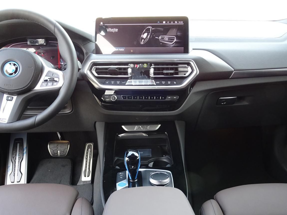 BMW iX3, M Sport - fotka 4