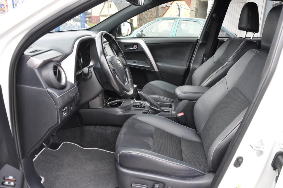 Toyota Rav4, 2.5HSD 114kW - fotka 6
