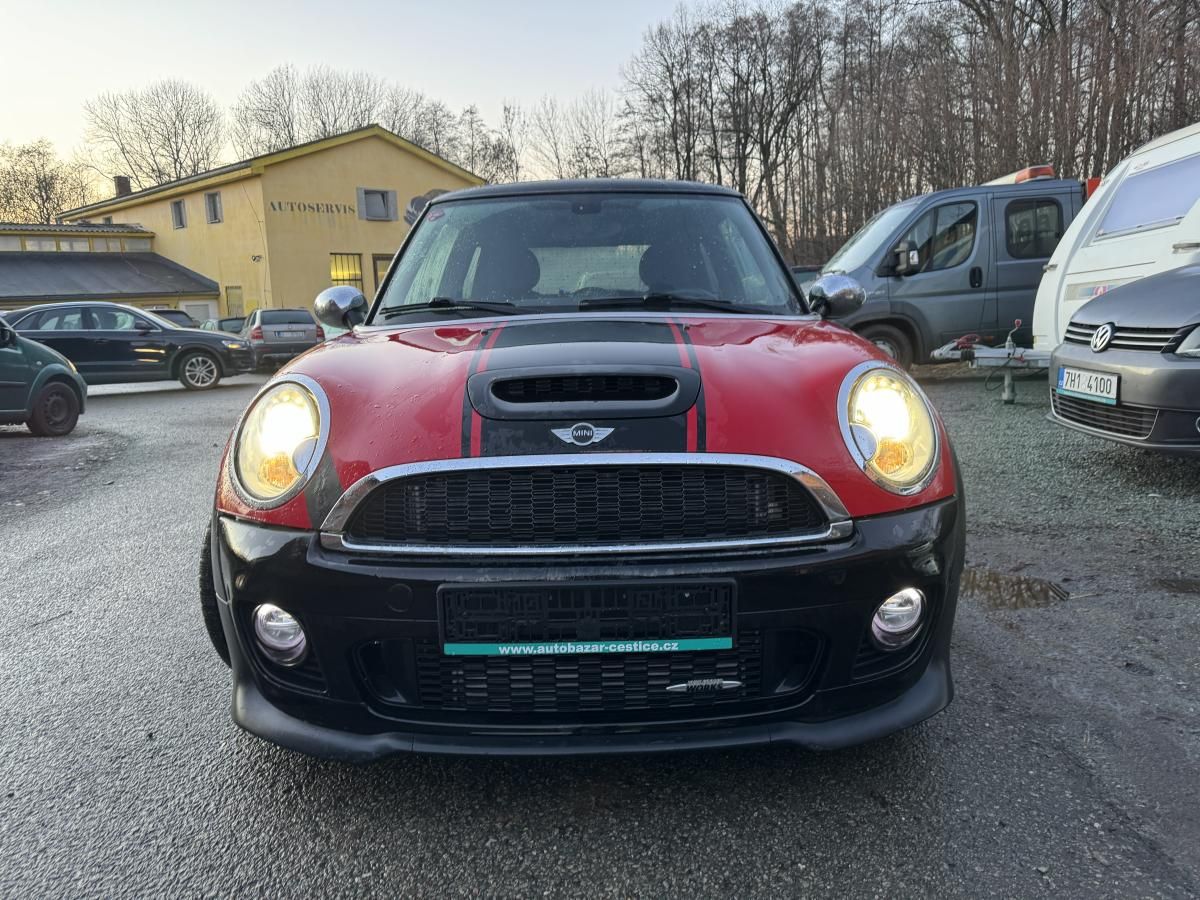 Mini Cooper S, 1.6 JCW 155 kw SERVISKA - fotka 3