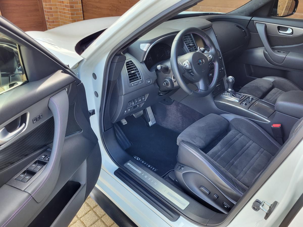 Infiniti FX50, VETTEL Edition 1 of 150 !!!!!! - fotka 5