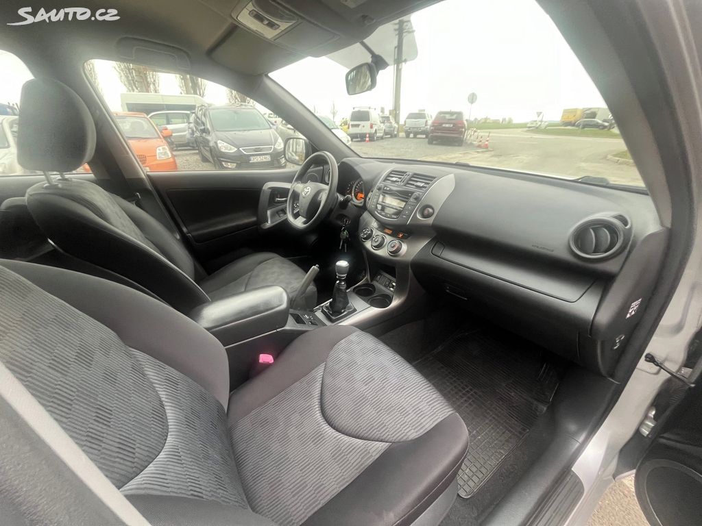 Toyota Rav4, fotka 14