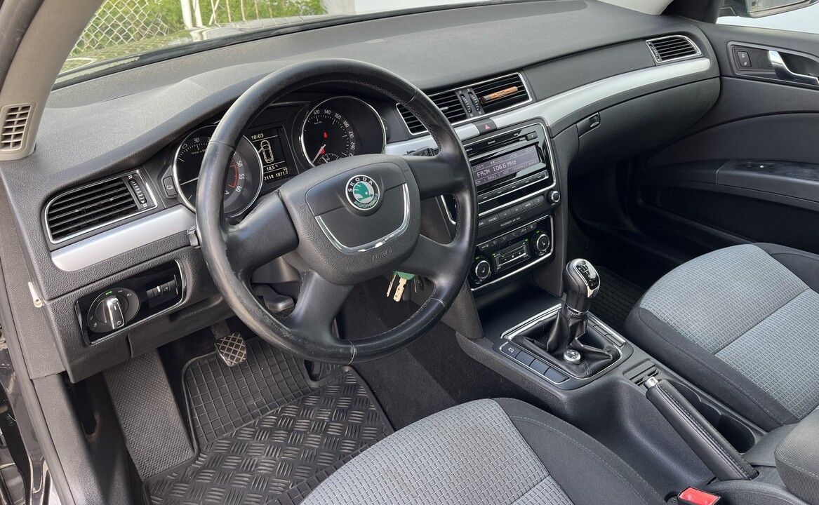 Škoda Superb, Ambition 2.0 TDI 125 kW - fotka 5