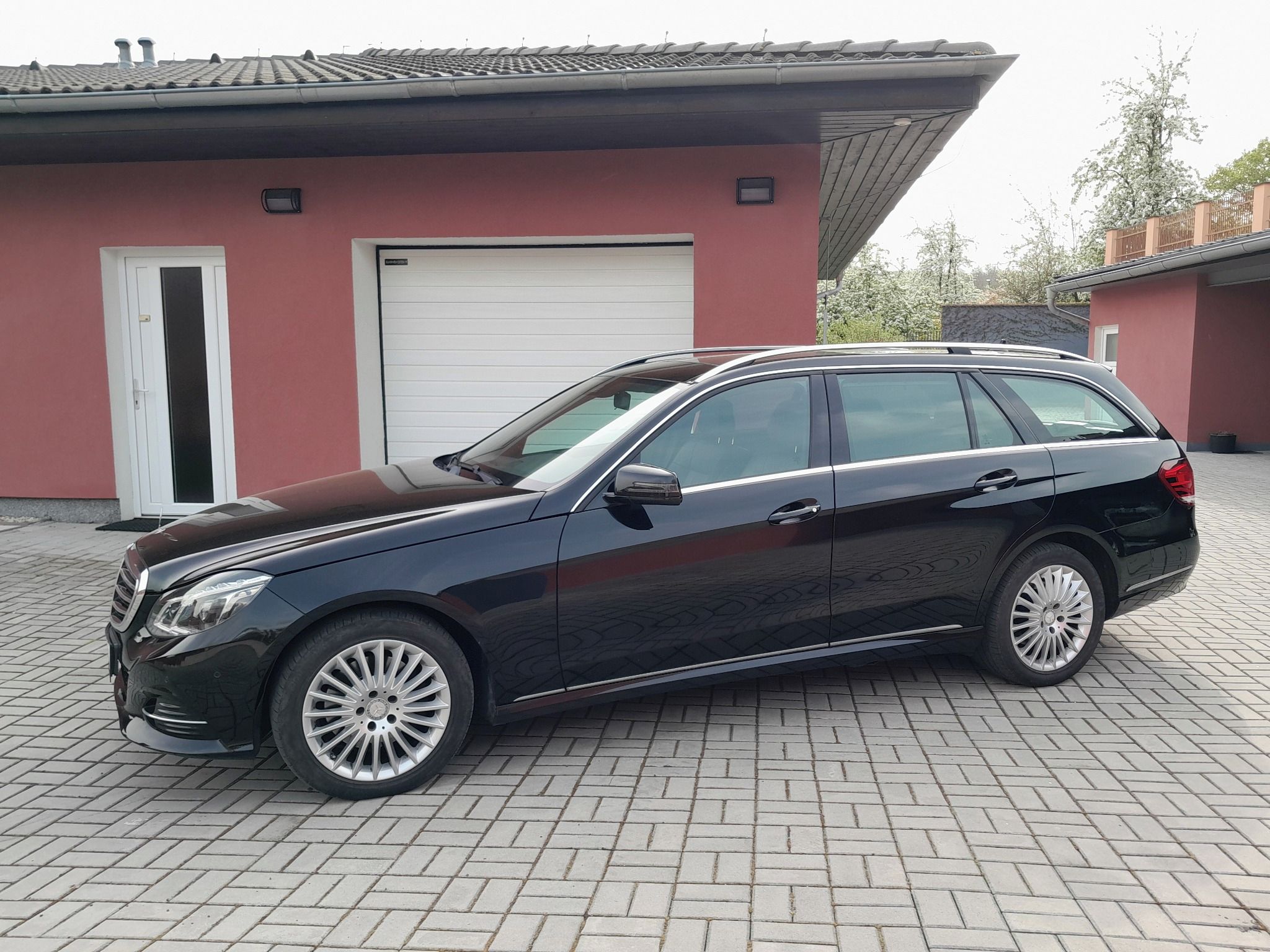 Mercedes-Benz Třídy E, 250 CDI BlueTEC 4-matic - fotka 6