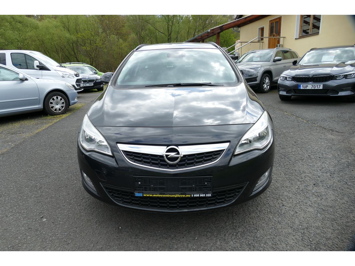 Opel Astra, 1,4T 88KW KLIMA - fotka 3