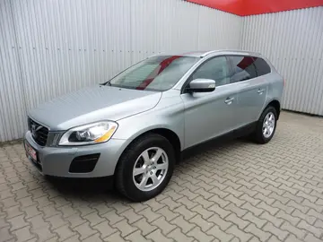 Volvo XC60, 2.4D Summum AWD, Nové ČR