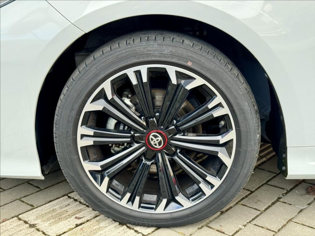 Toyota Corolla, 1,8 GR Sport - fotka 6