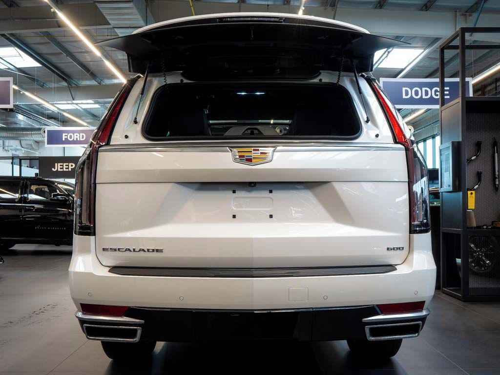 Cadillac Escalade, 6.2 Premium Luxury Platinum - fotka 6