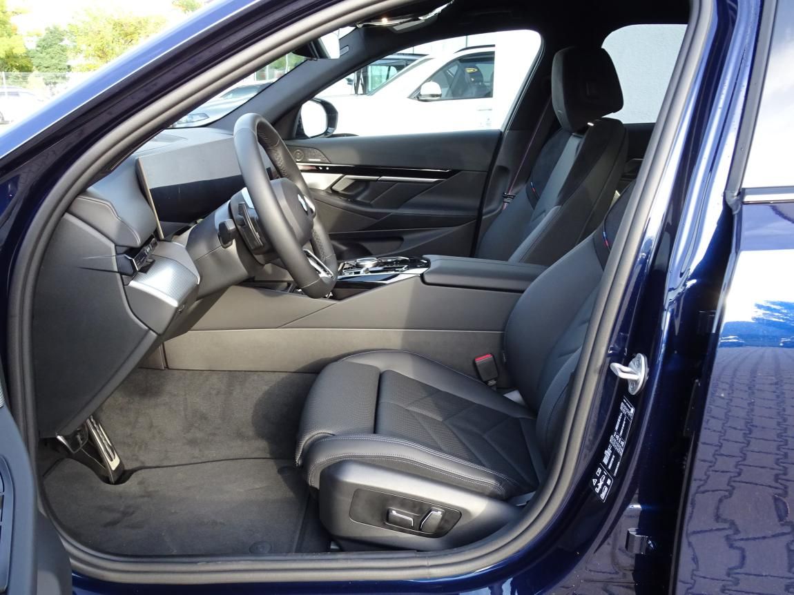 BMW Řada 5, 520d xDrive - fotka 2