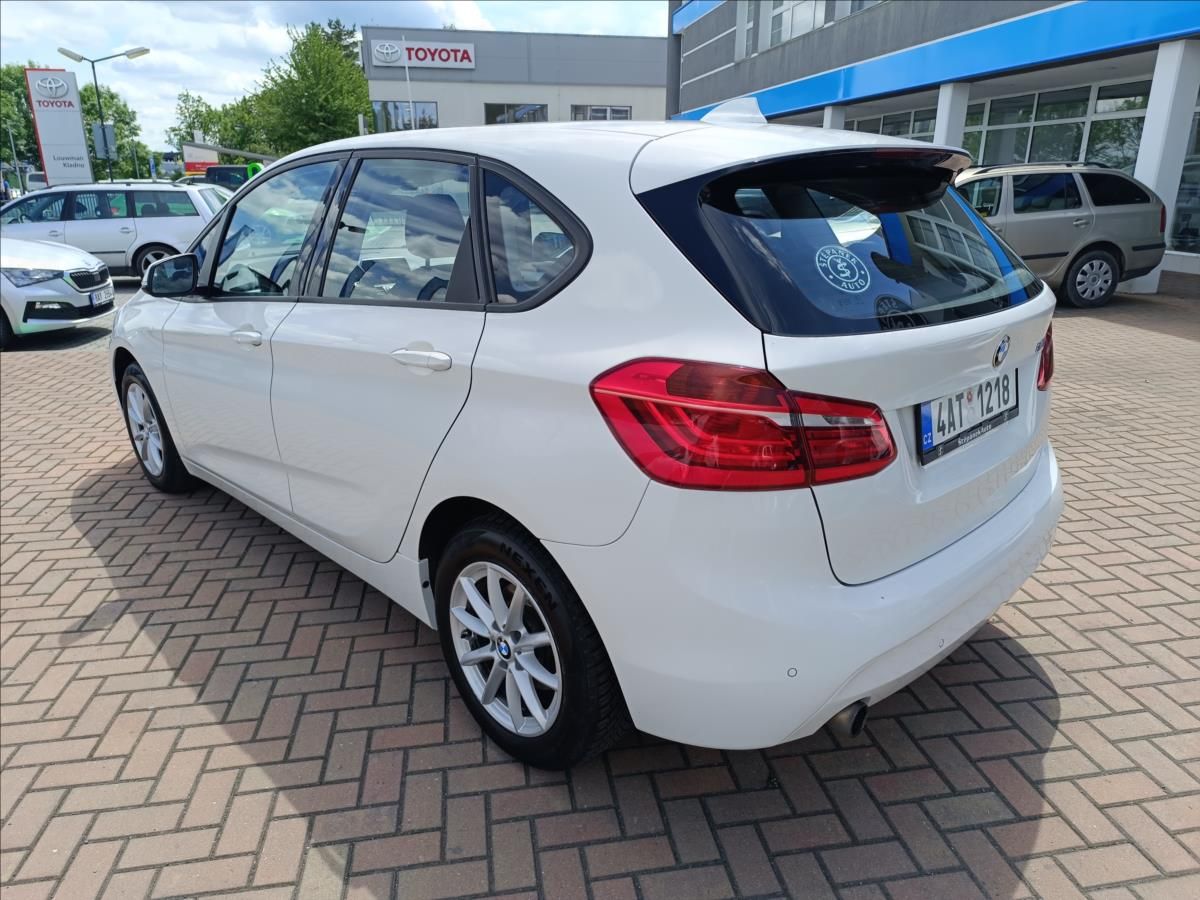 BMW Řada 2, 218i Automat Active tourer - fotka 6