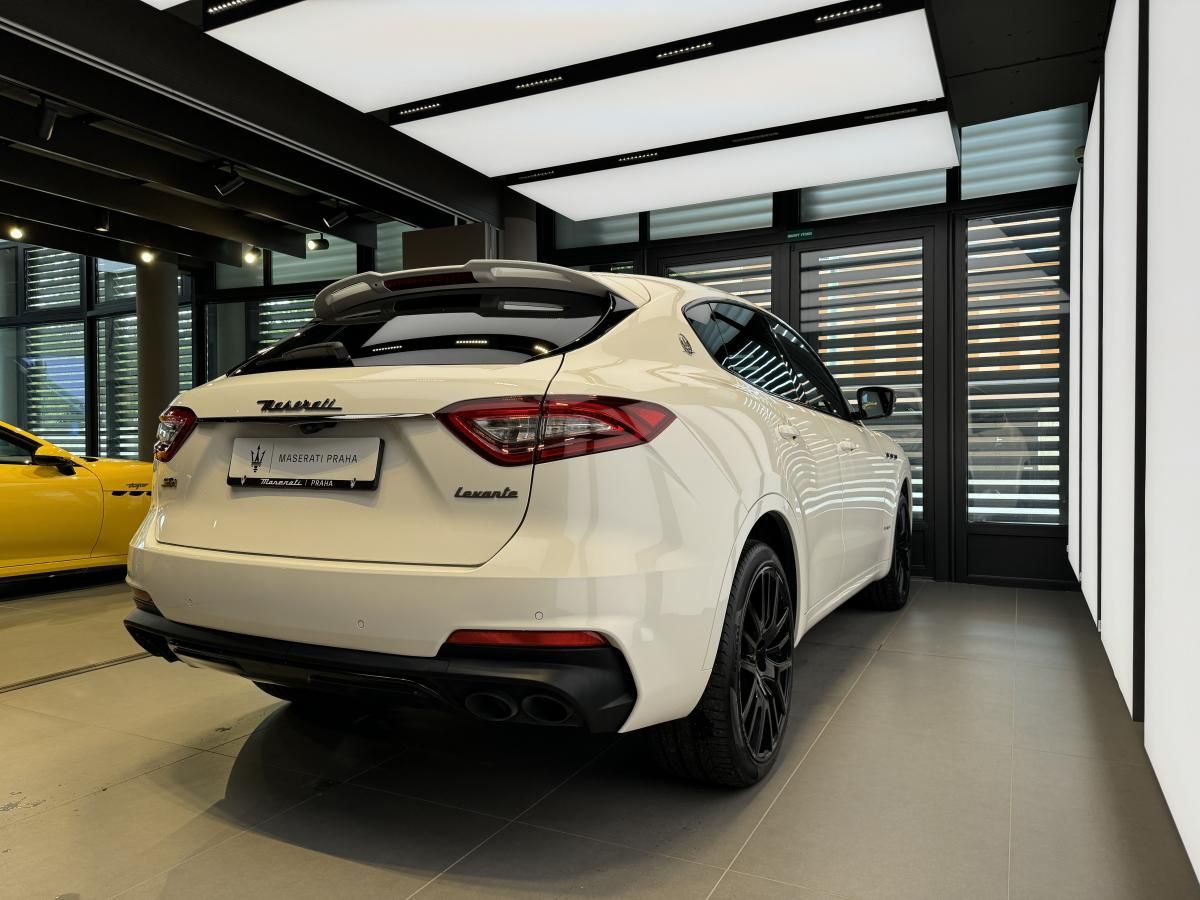 Maserati Levante, GranSport S V6 430 HP - fotka 6