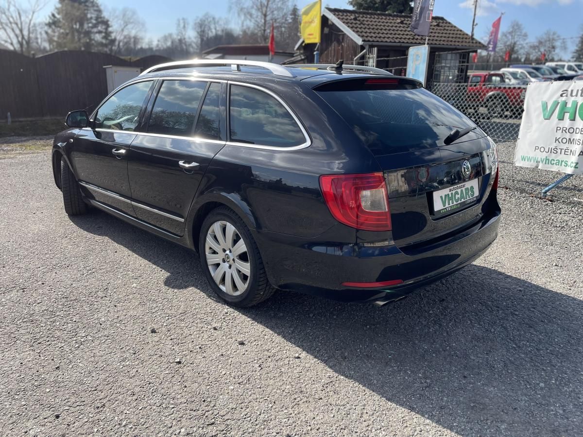 Škoda Superb, 3,6FSI Laurin & Klement - fotka 5