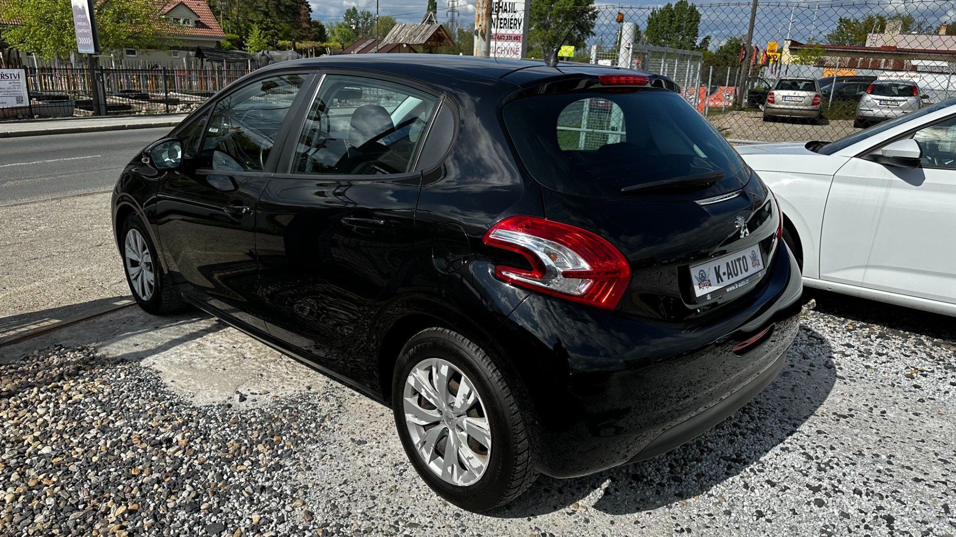 Peugeot 208, 1.2i 60kW*PureTech*Servis* - fotka 6
