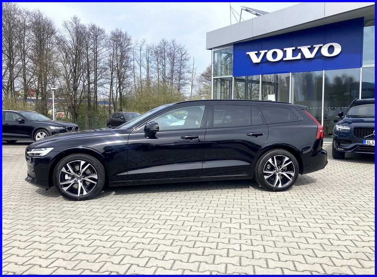 Volvo V60, B4 FWD edice DARK 210Ps - fotka 2