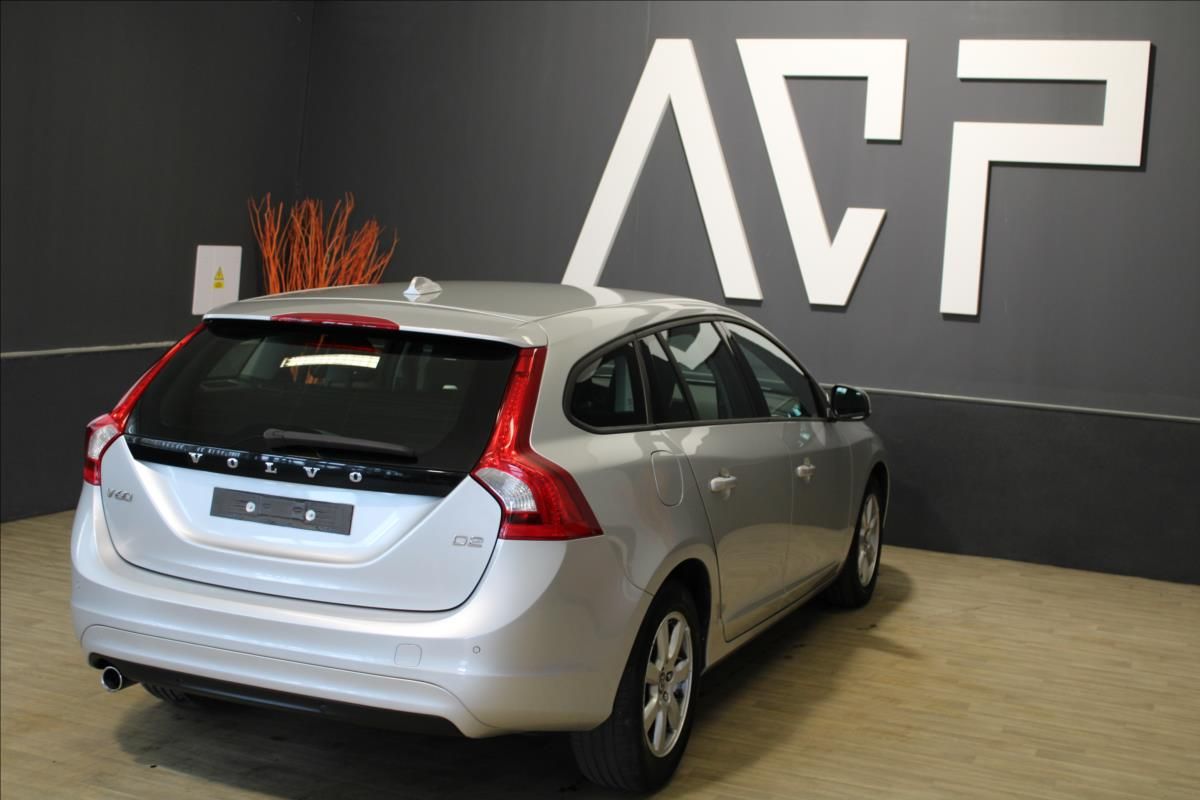 Volvo V60, 1.6D2*84kW*Summum*MAN* - fotka 6