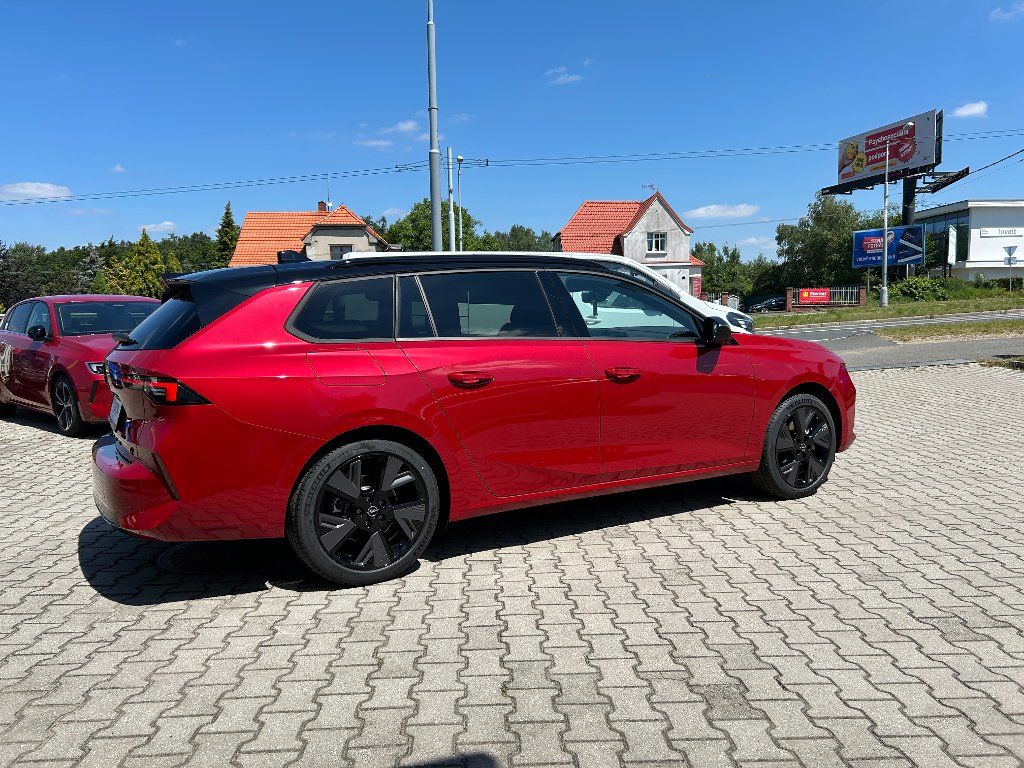 Opel Astra, SportsTourer Electric GS 156k - fotka 5
