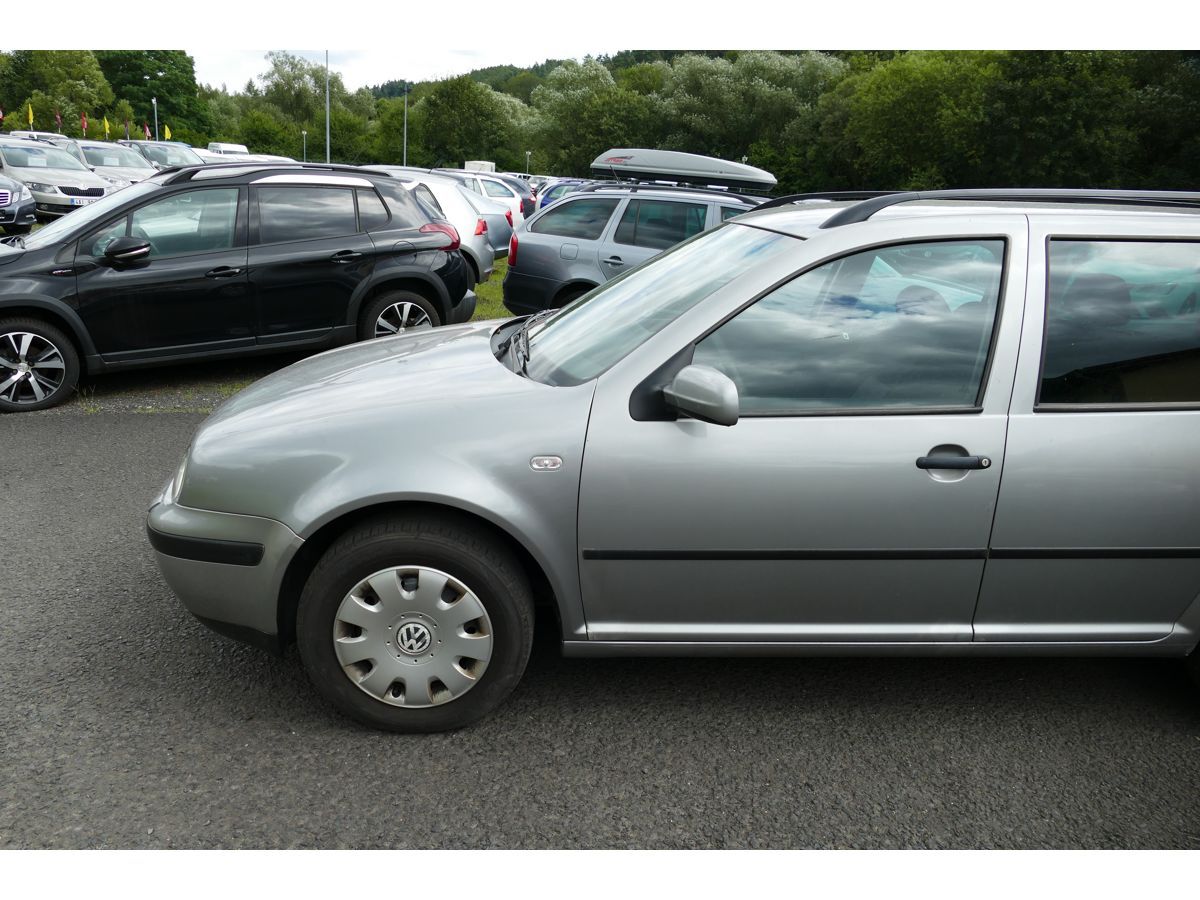 Volkswagen Golf, 1,4 55KW KLIMA - fotka 6