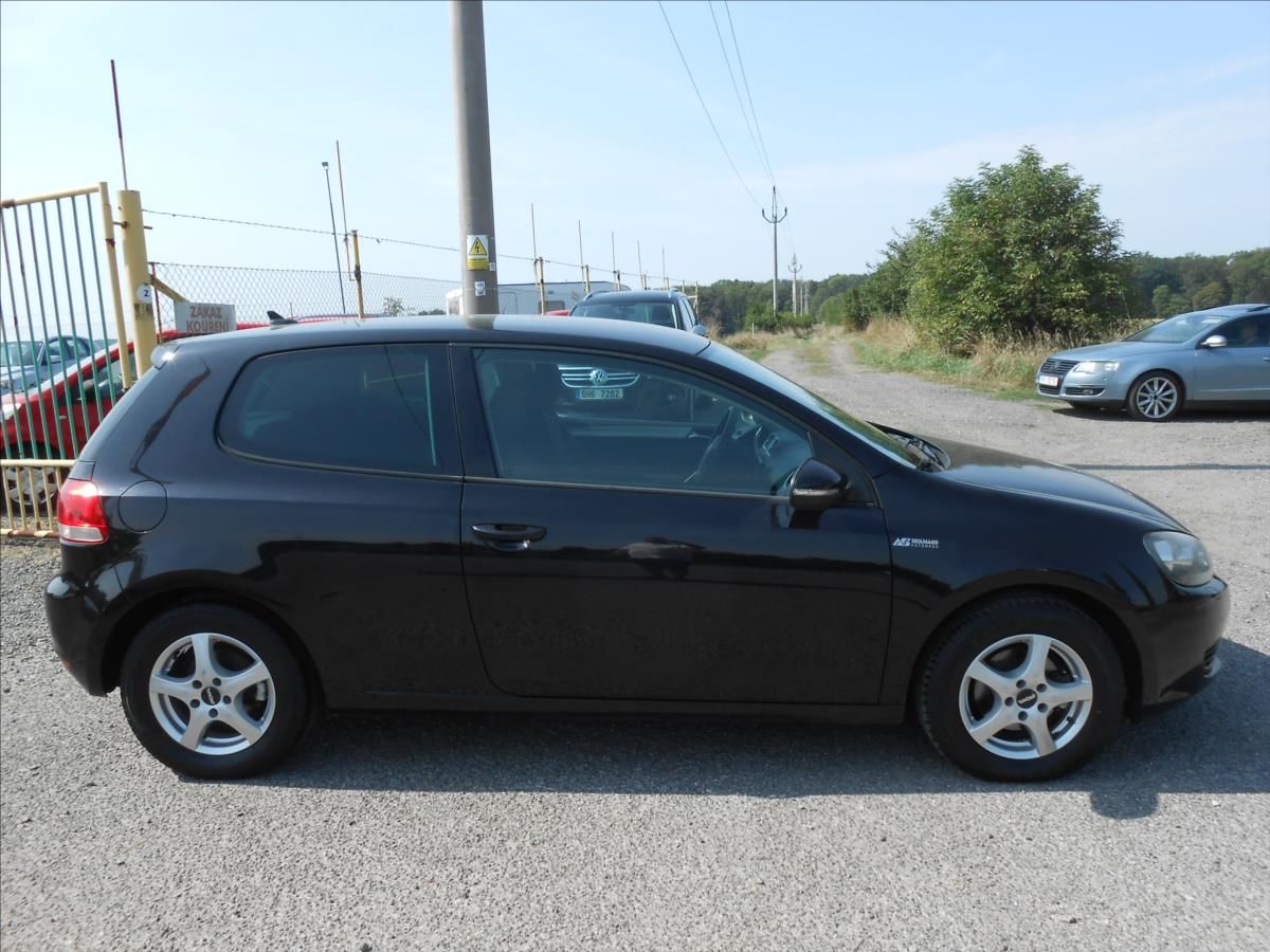 Volkswagen Golf, 1,6 TDI 77kW GOLF 6 Serviska - fotka 3