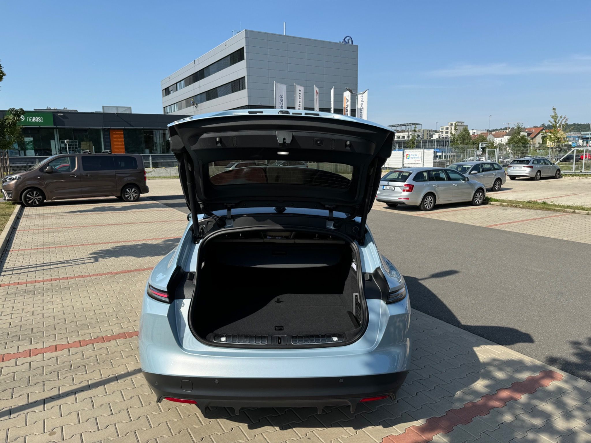 NIO ET5, Touring/100 kWh/DPH - fotka 5