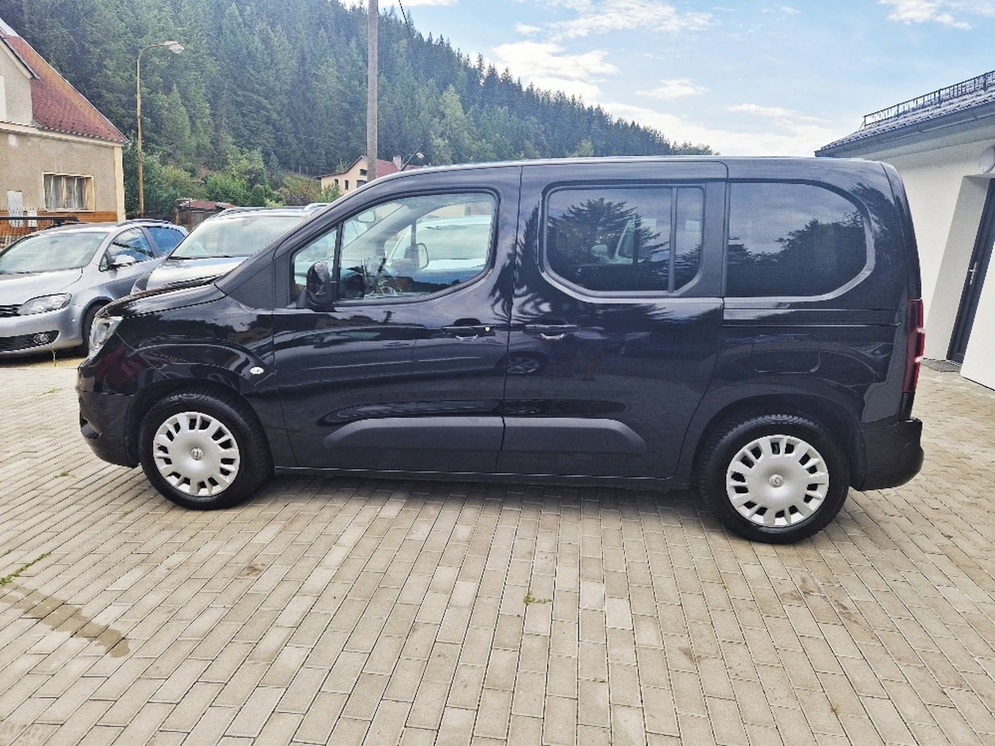 Opel Combo, 1.5 TDCi (96 kW), 5 míst, NAVI - fotka 5
