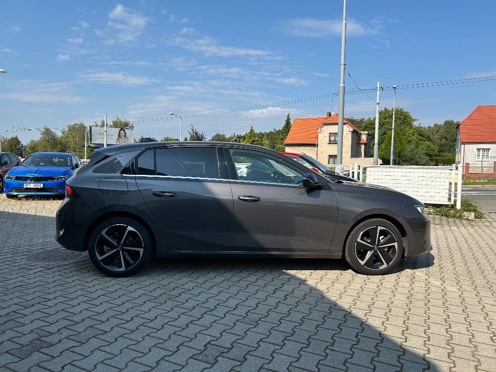 Opel Astra, Elegance 1,2 Turbo 81kW MT6 - fotka 5