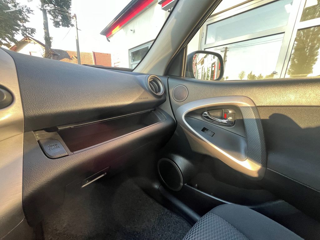 Toyota Rav4, fotka 18