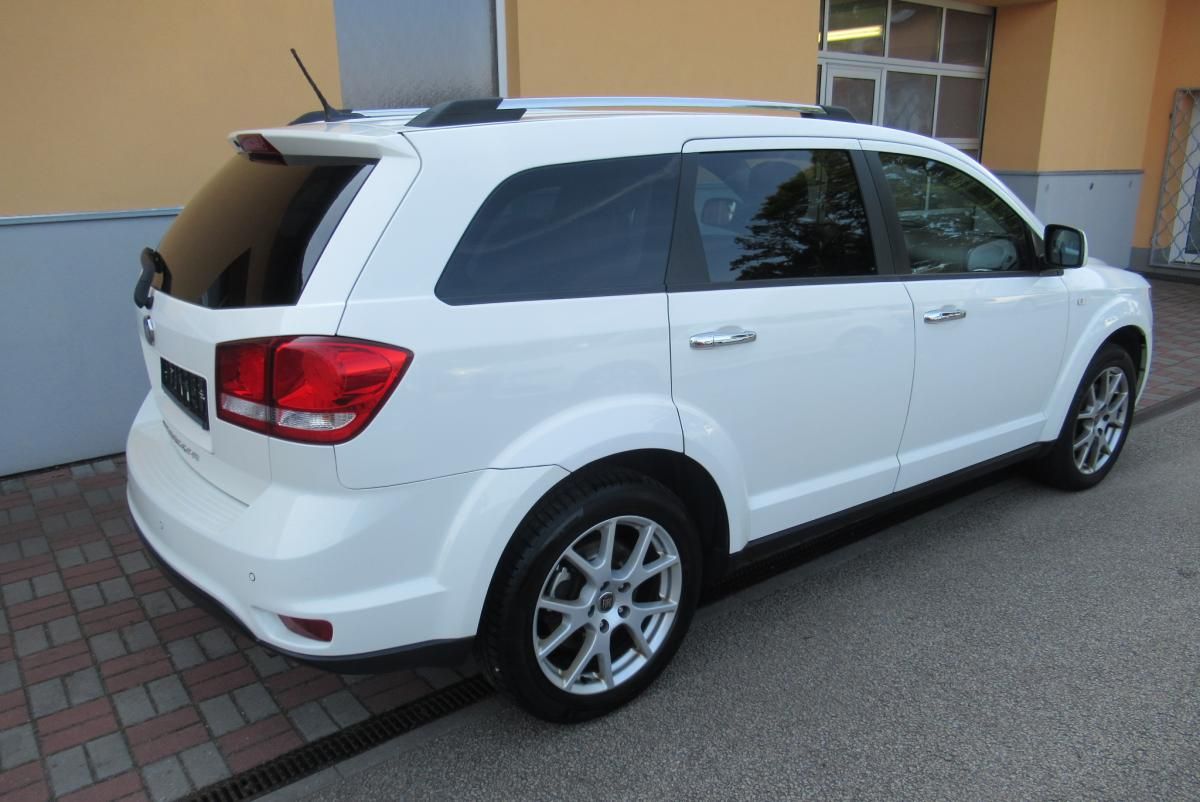 Fiat Freemont, 2.0 MJT 4x4 AUTOMAT NAVIGACE - fotka 2