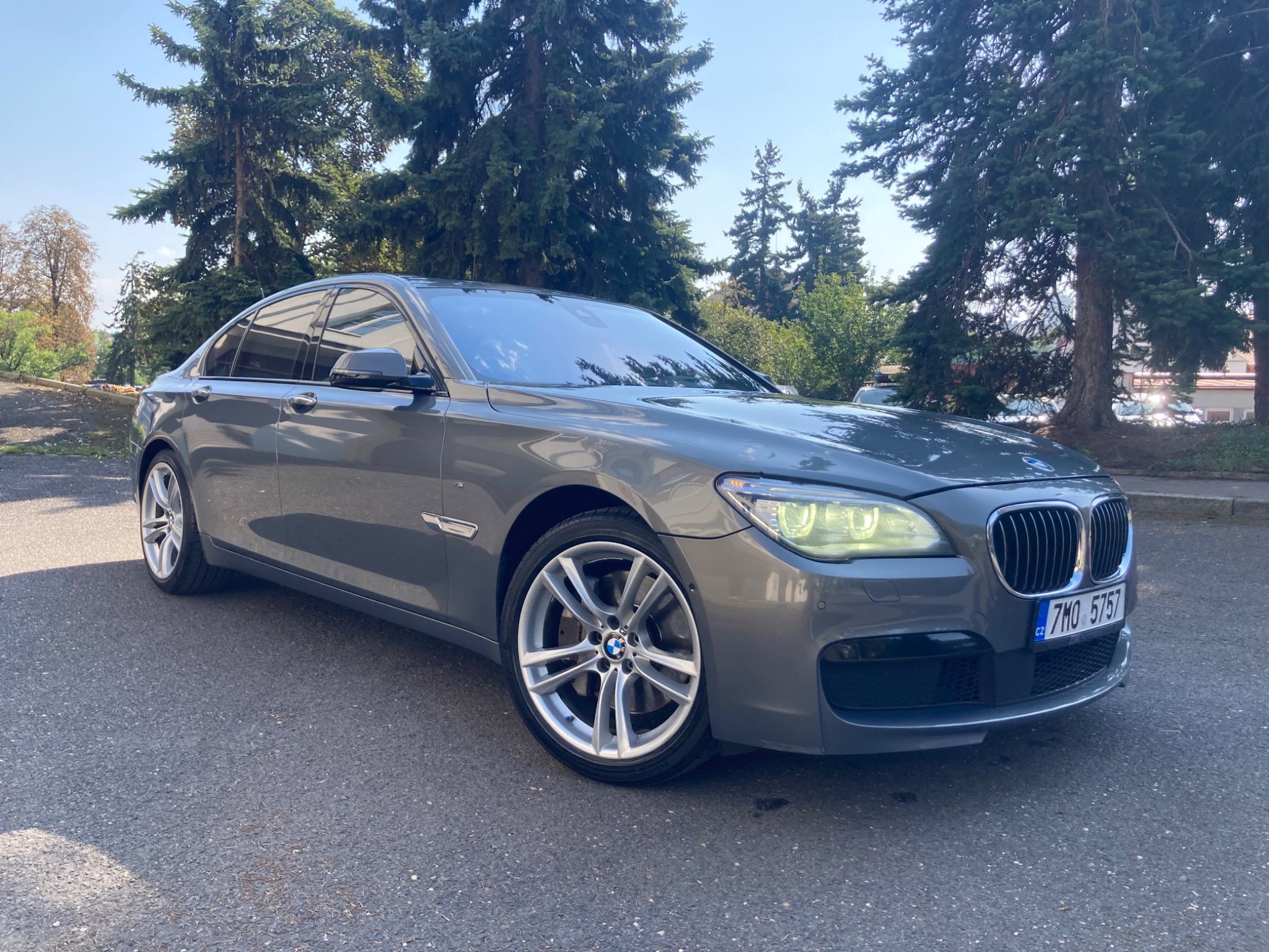 BMW Řada 7, 750i V8 330kW X-Drive M-paket