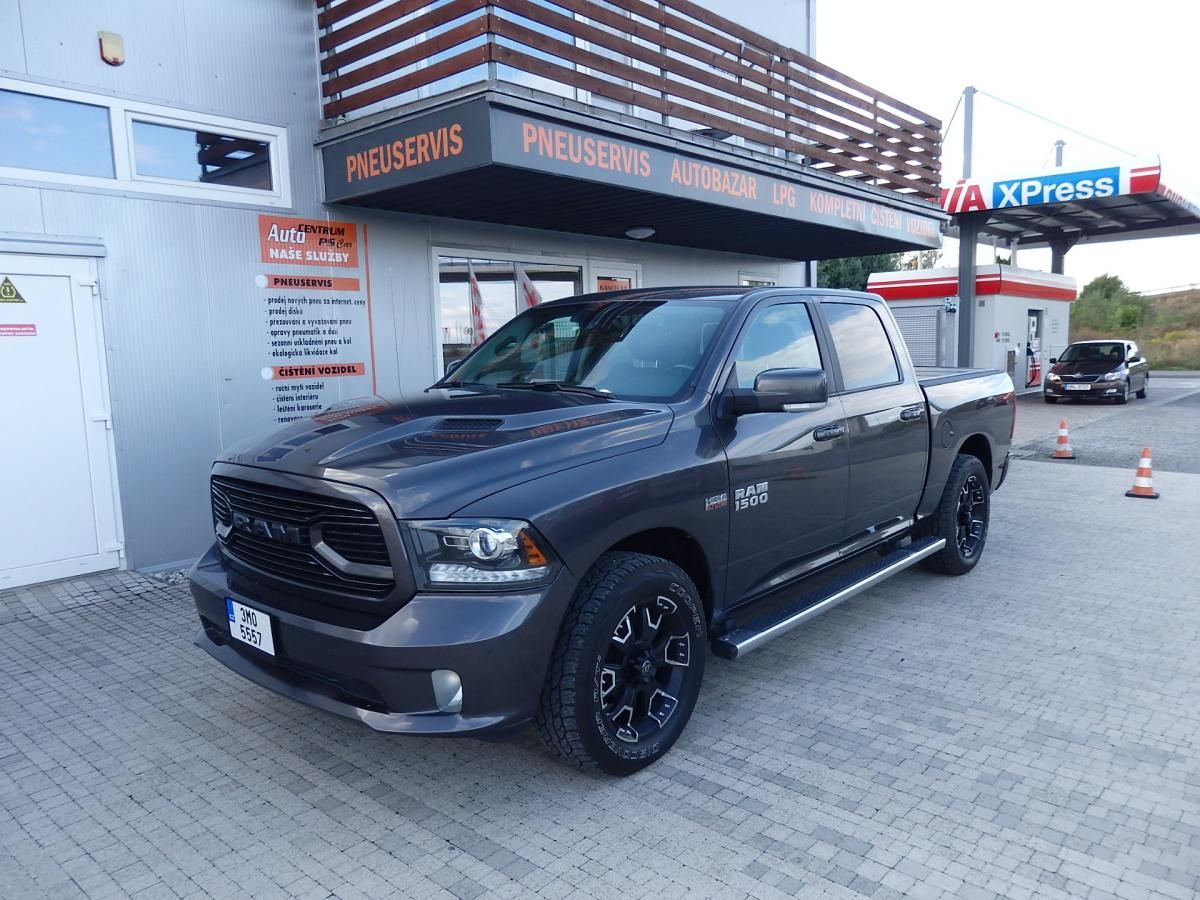 Dodge Ram 1500, 5.7 HEMI 295 kW ZÁVĚS