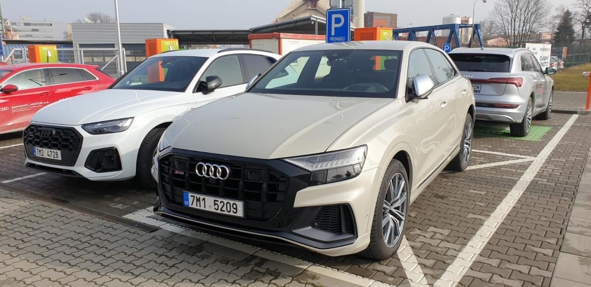 Audi Q8, 3.0 TDI, ČR, 1.MAJ.