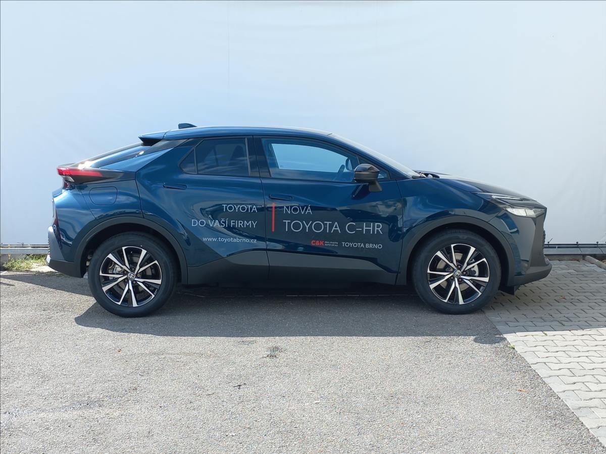 Toyota C-HR, 2,0 Plug - in Hybrid  e-CVT 22 - fotka 2