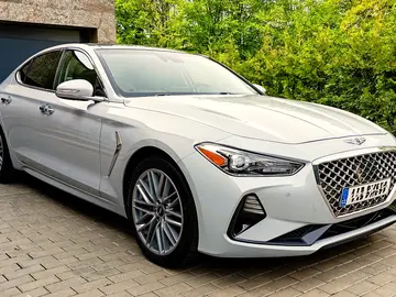 Hyundai Genesis, G70 2.0T AWD