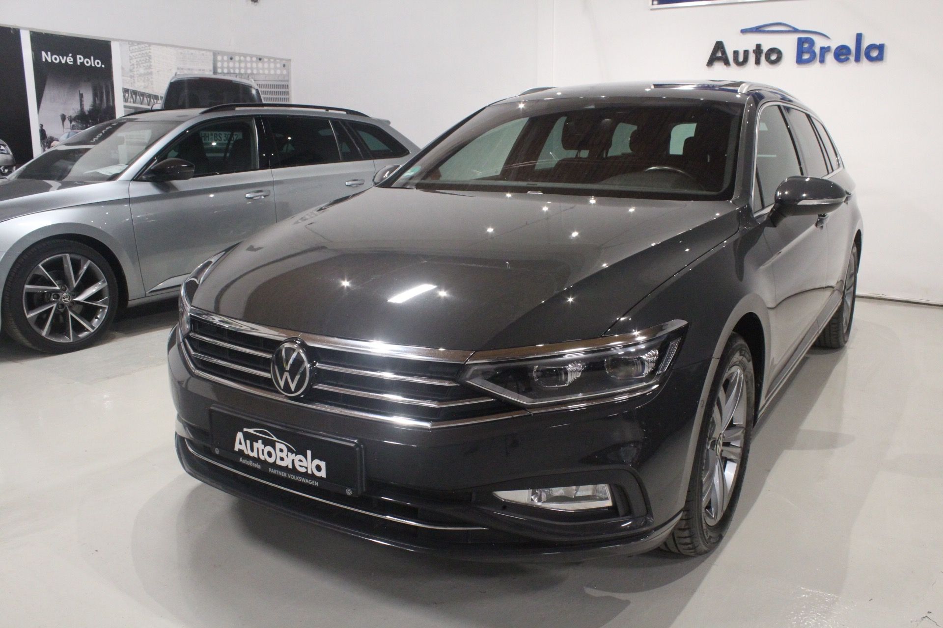 Volkswagen Passat, 2.0TDI DSG Display Matrix 2021 - fotka 5