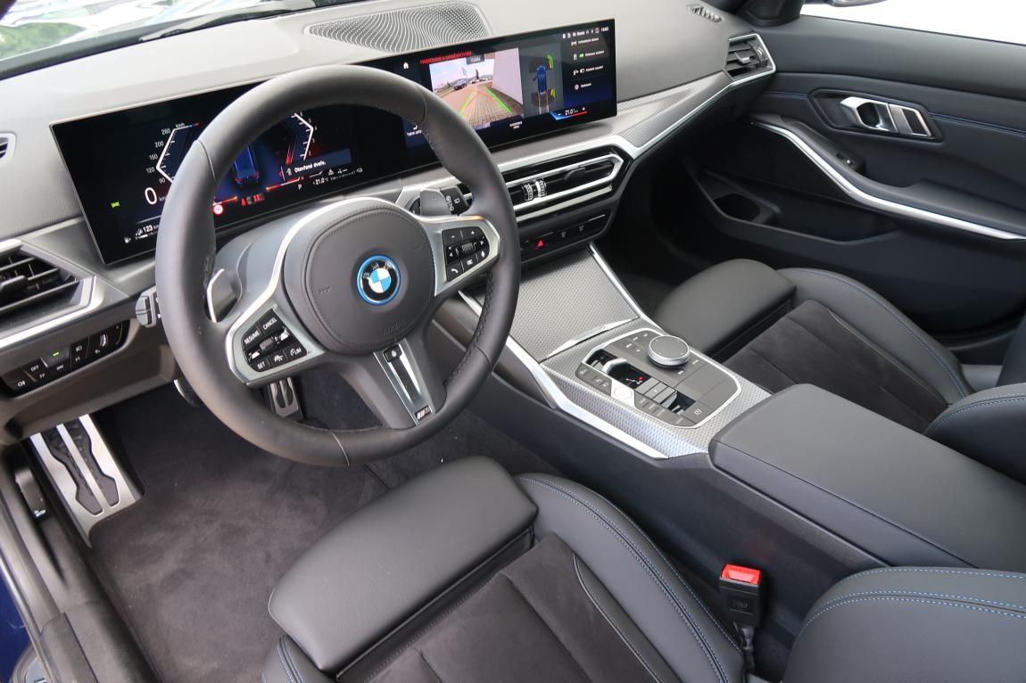 BMW Řada 3, 320e xDrive Touring - fotka 6